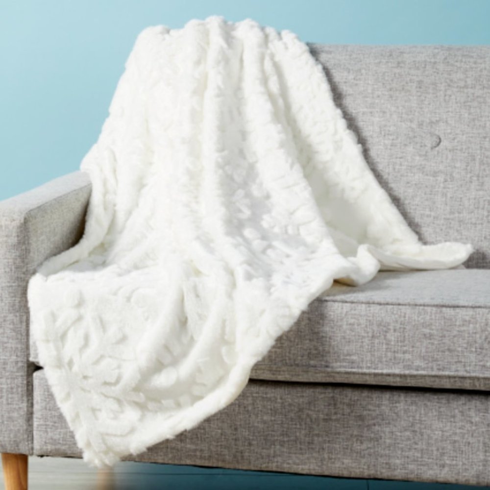 CYNTHIA ROWLEY Ivory Faux Fur Sculpted Snowflake Throw Blanket Christmas Holiday